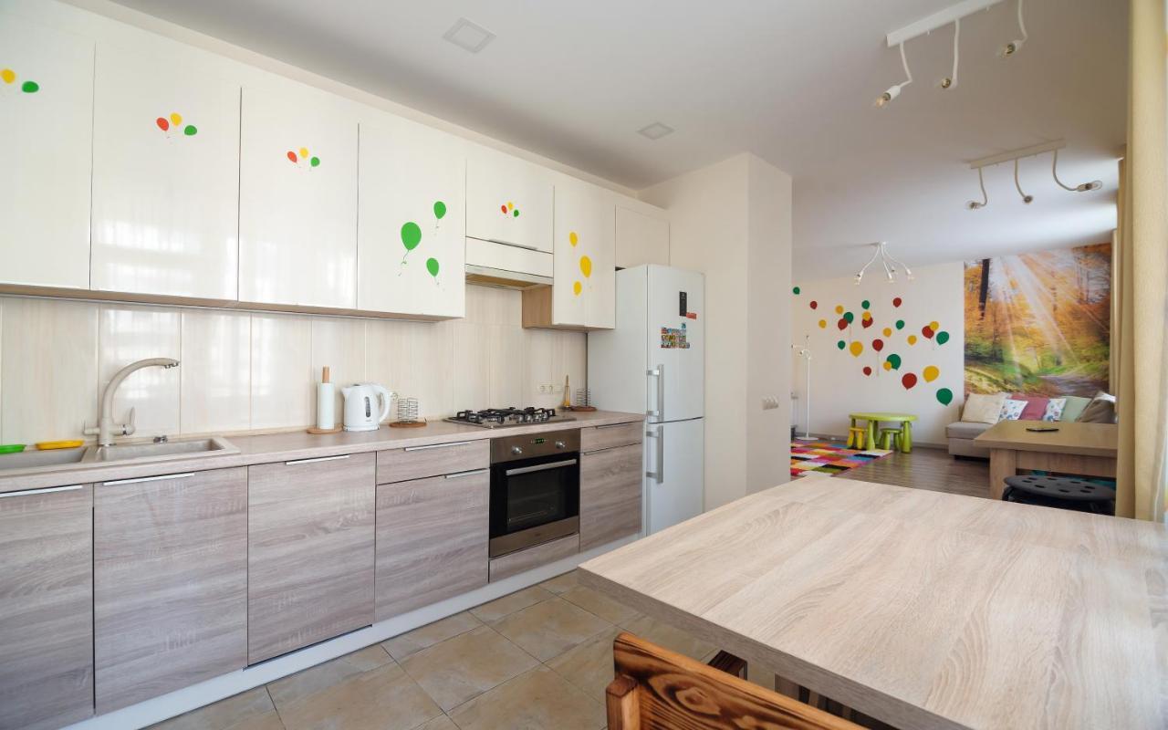 Colored Balloons - 3 Bedrooms, 3 Bathrooms, Equipped Large Apartments Lviv Extérieur photo