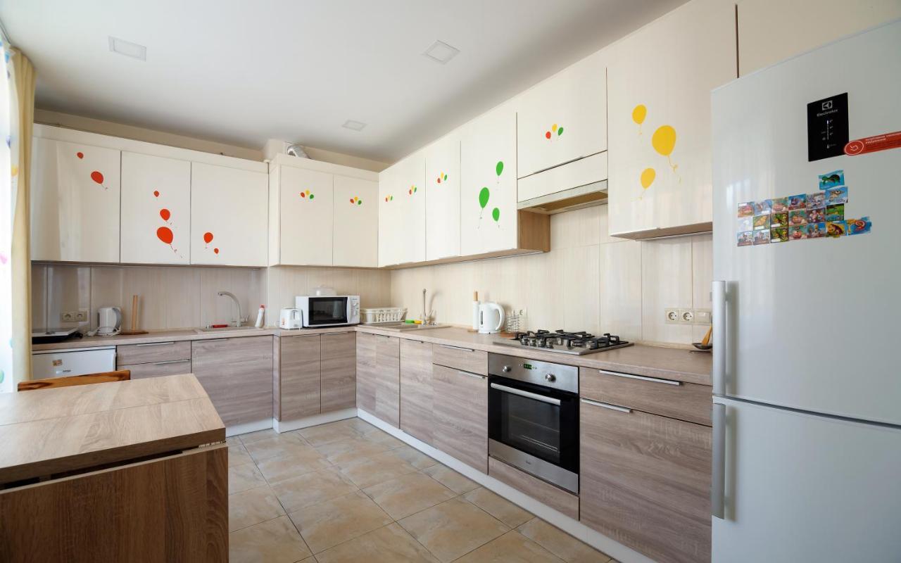 Colored Balloons - 3 Bedrooms, 3 Bathrooms, Equipped Large Apartments Lviv Extérieur photo